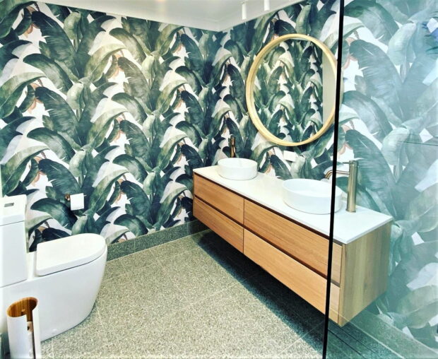 palm leaf wallpaper in bathroom