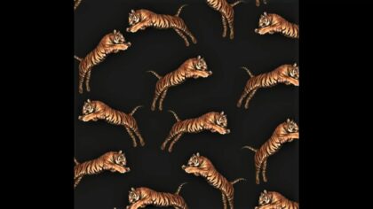 Black wallpaper with pouncing tigers