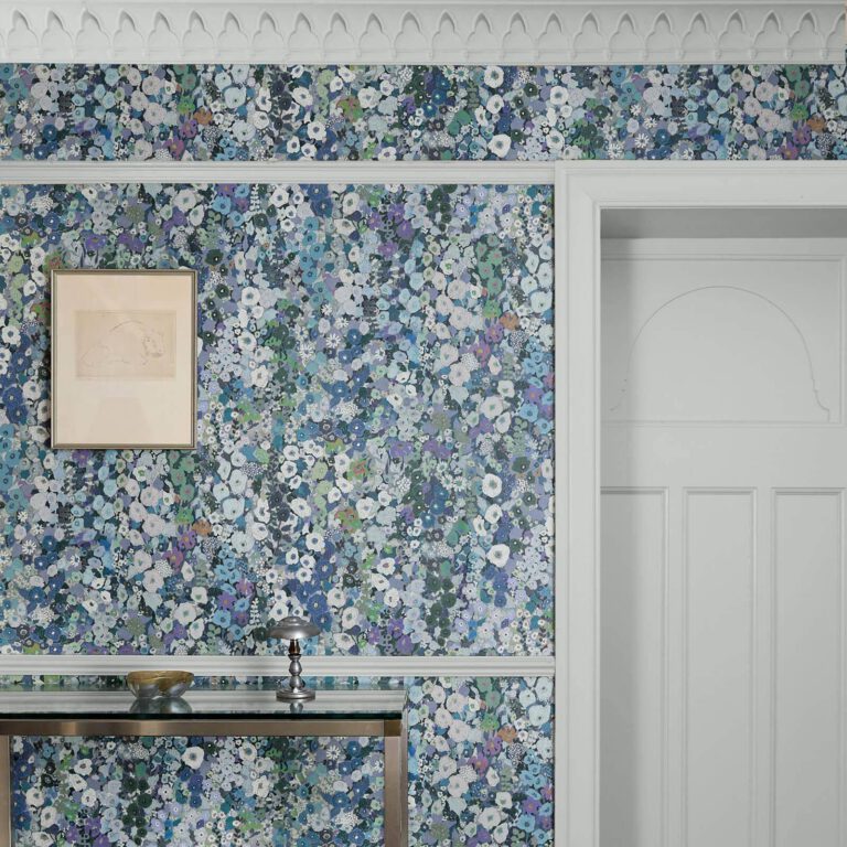 Floral & Fauna wallpaper