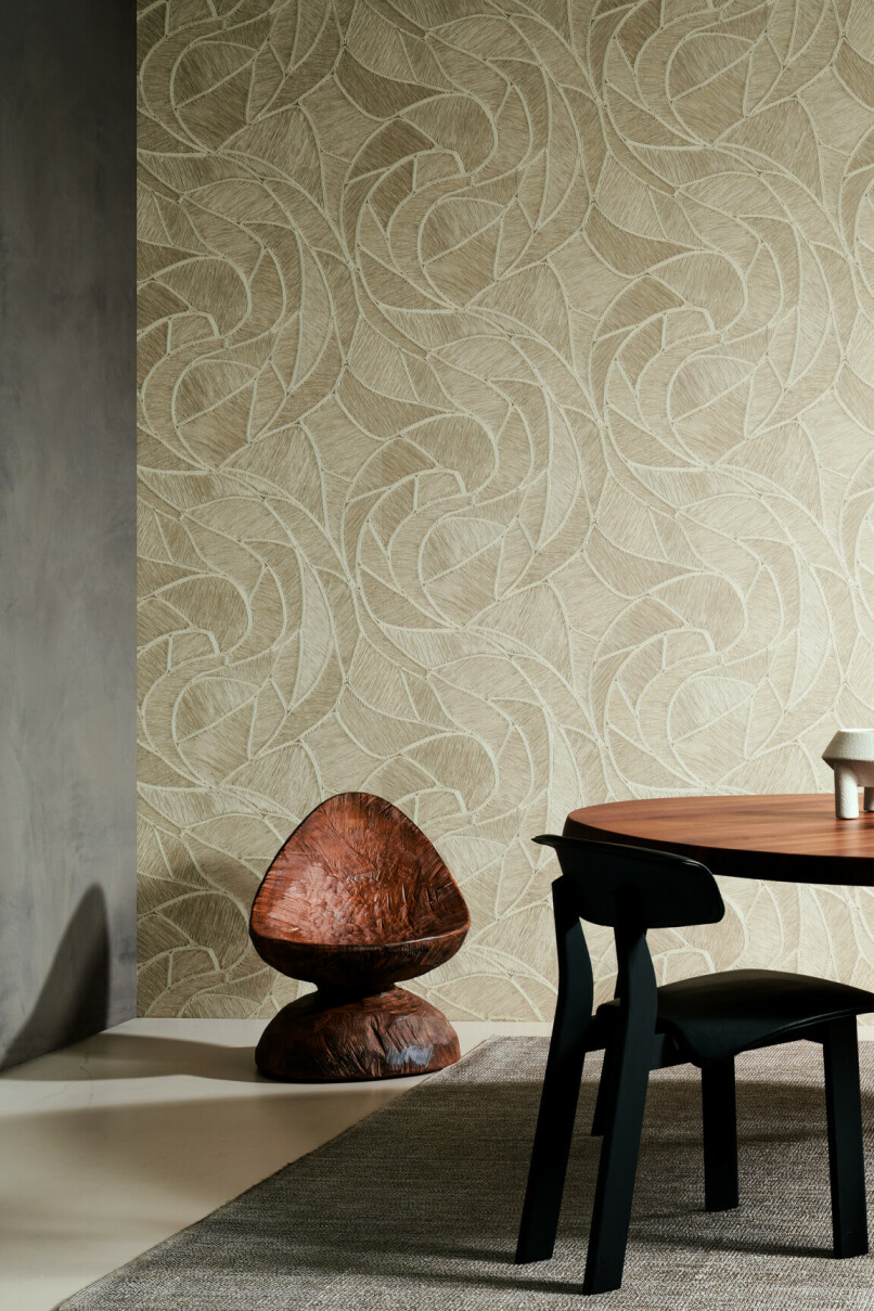 Arte - Manila - Spiral wallpaper of flowing abstract leafy shapes in a modern dining room