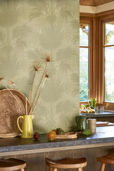 An eclectic style room with Palmeria wallpaper by Casadeco