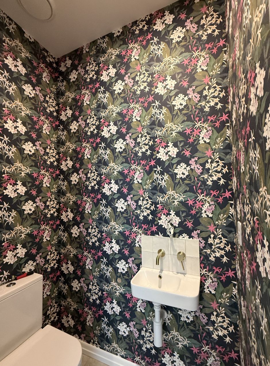 Powder room installation using Jasmine Dream by Casadeco